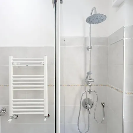 Elegant House - Centro - 400mt Dal Mare Вентимилья