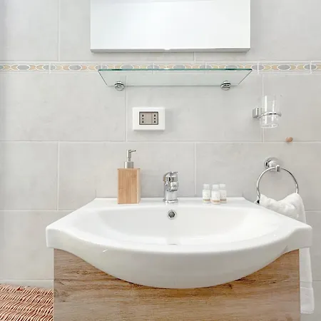 Апартаменты Elegant House - Centro - 400mt Dal Mare Вентимилья